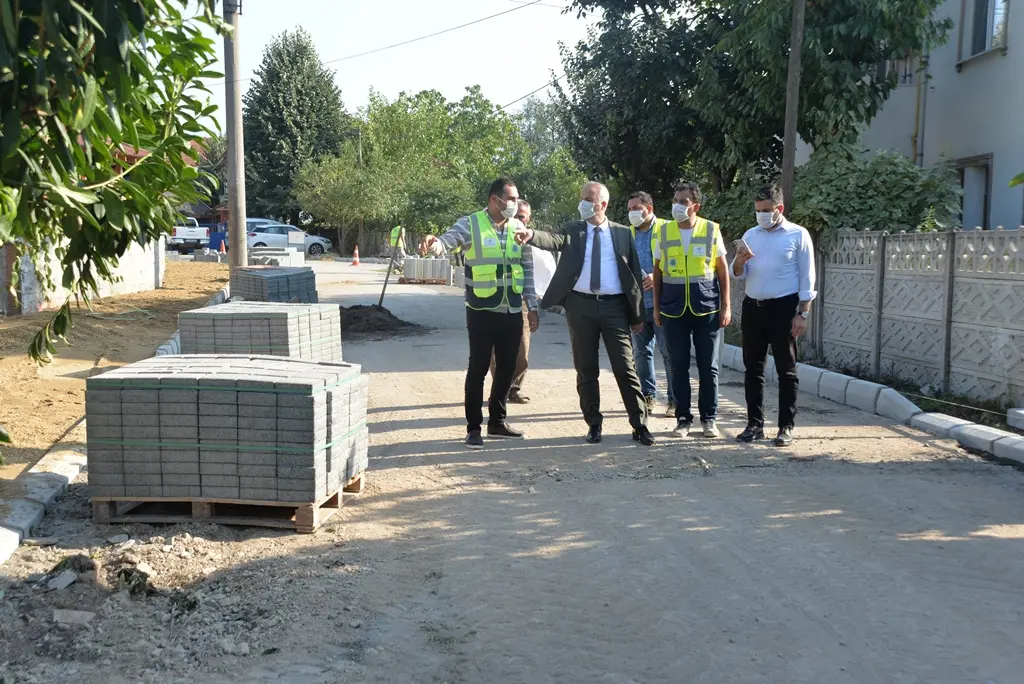 Haber: Hendek Sokaklarında Hizmet Tüm Hızla Devam Ediyor - Galeri-1