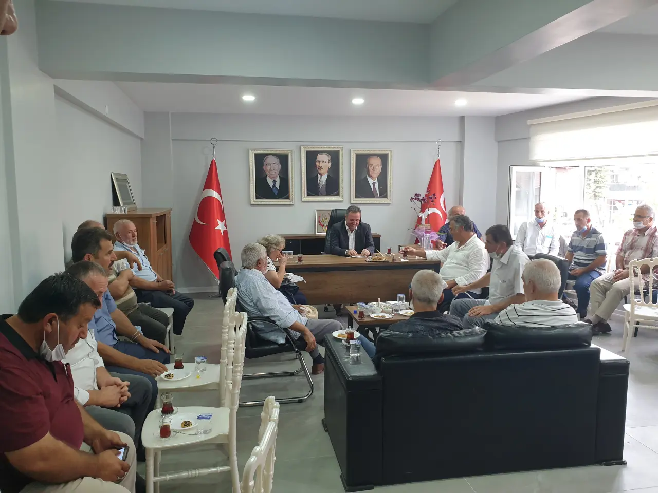 Haber: Muhtarlardan MHP'ye Hayırlı Olsun Ziyareti - Galeri-3