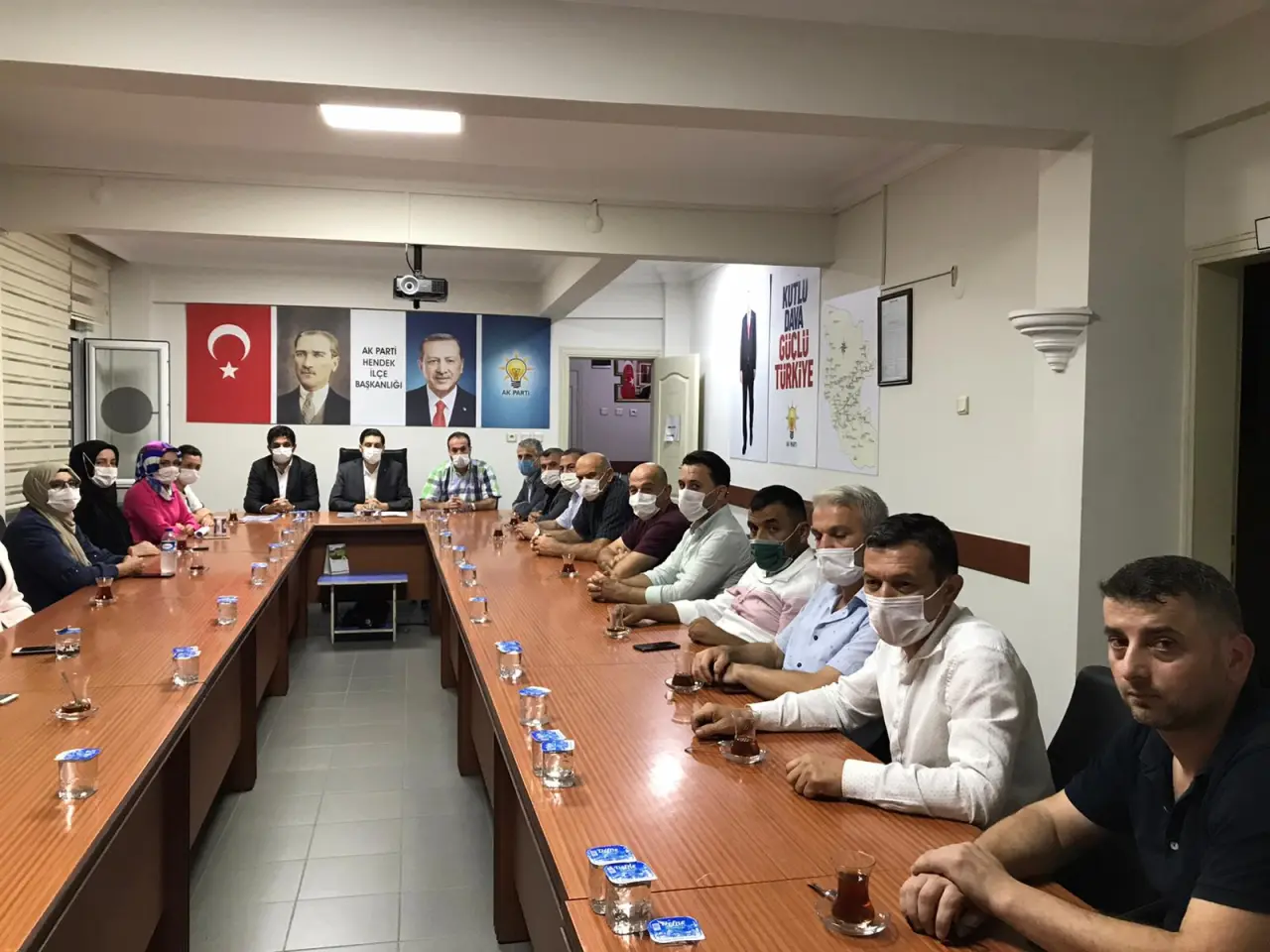 Haber: AK Partide Görev Dağılımı Yapıldı - Galeri-2
