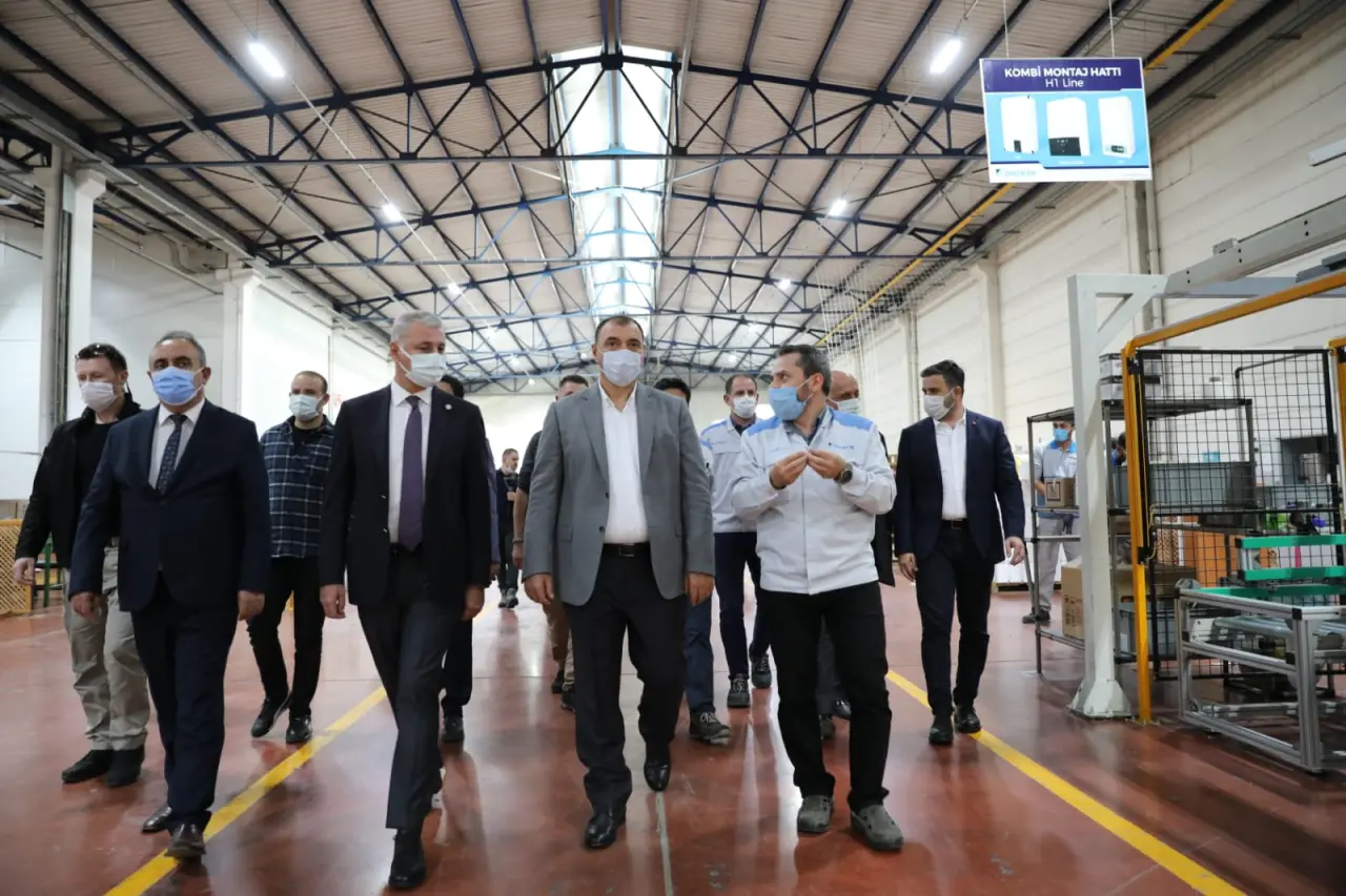 Haber: Vali Kaldırım Hendek 2. OSB’de Temaslarda Bulundu - Öne Çıkan