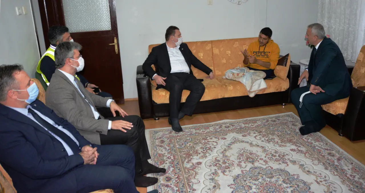 Haber: FATİH KARDEŞİMİZİN  DAİMA YANINDAYIZ - Öne Çıkan