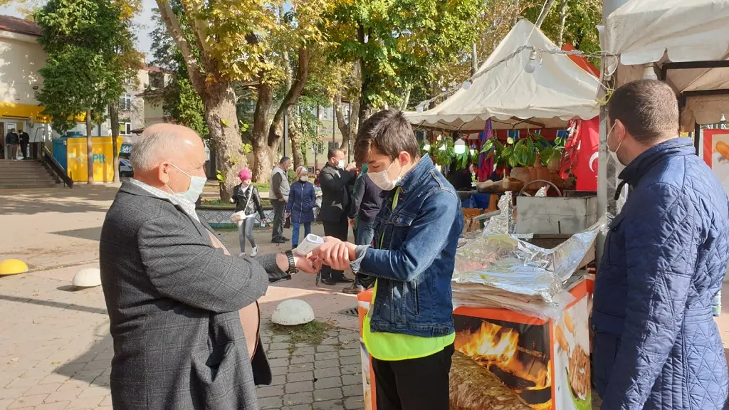 Haber: Ülkücülerin Yardım Kermesi Açıldı - Galeri-4