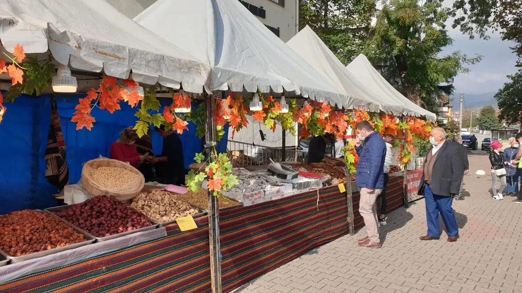 Haber: Ülkücülerin Yardım Kermesi Açıldı - Galeri-1