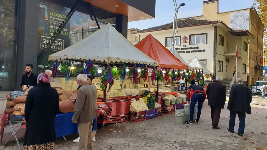 Haber: Ülkücülerin Yardım Kermesi Açıldı - Galeri-2