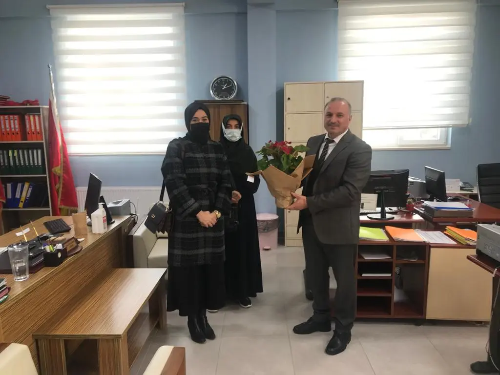 Haber: Yeniden Refah Partisi Kadın Kolları Öğretmenler Gününü Kutladı - Öne Çıkan