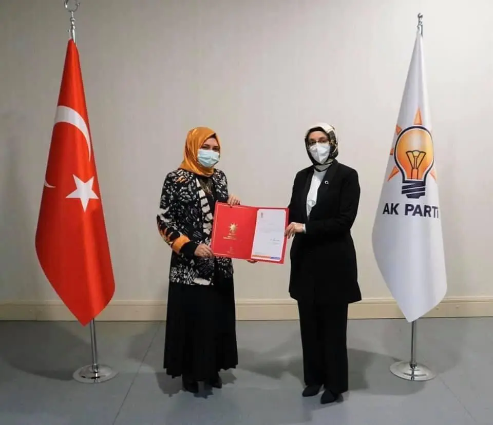 Haber: AKP Kadın Kolları Başkanlığında Görev Değişimi - Öne Çıkan
