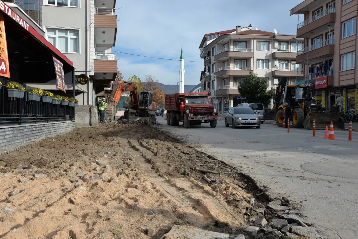 Haber: Hendek’te Ulaşım Çalışmaları Devam Ediyor - Galeri-1