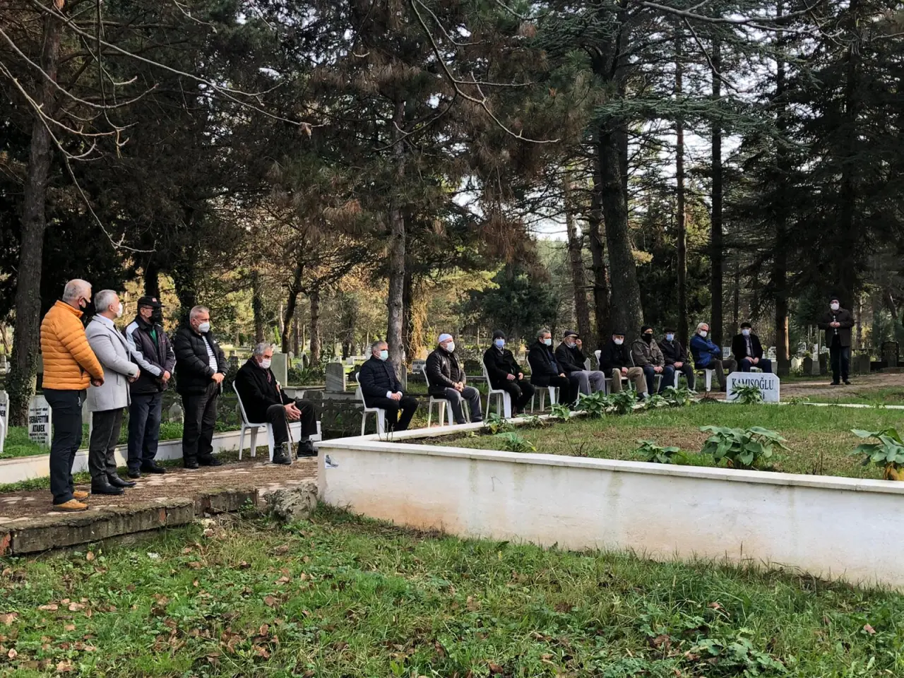 Haber: Kamışoğlu’nun Kabrini Ziyaret Ettiler - Galeri-1