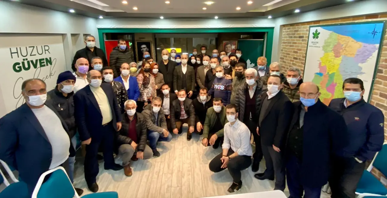 Haber: Gelecek Partisinde İstifa Depremi - Öne Çıkan
