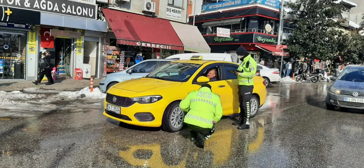 Haber: Emniyet’ten Kar Lastiği Denetimi - Galeri-1