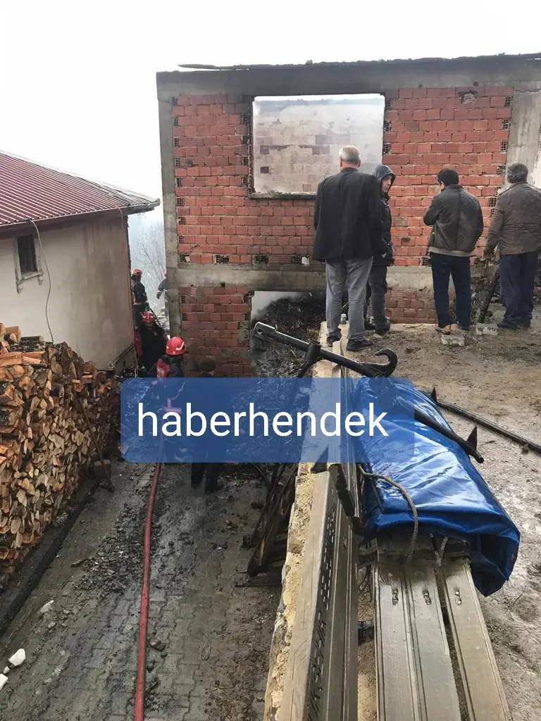 Haber: İki Katlı Bina Kullanılamaz Hale Geldi - Galeri-1