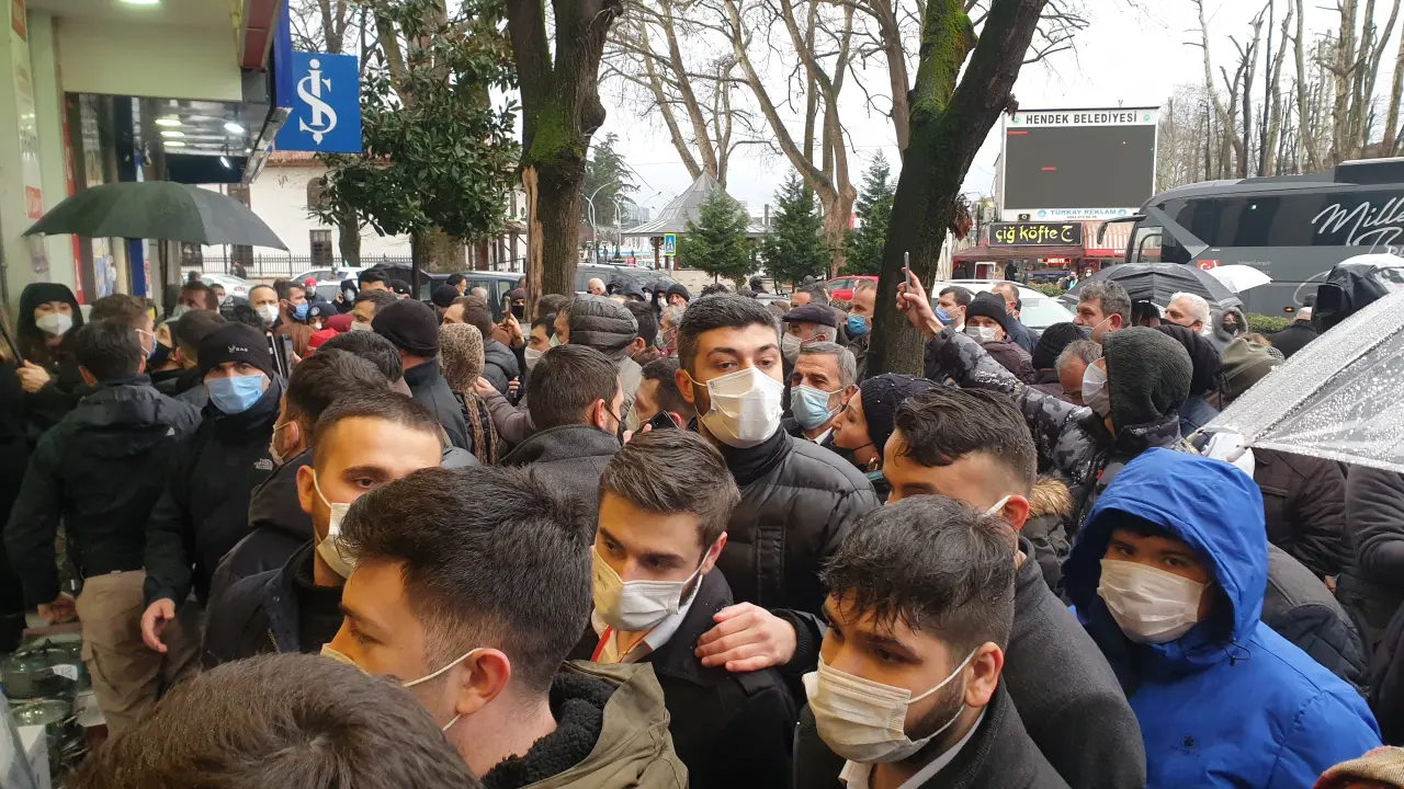 Haber: Akşener'in Hendek Ziyaretinde Korona unutuldu - Galeri-2