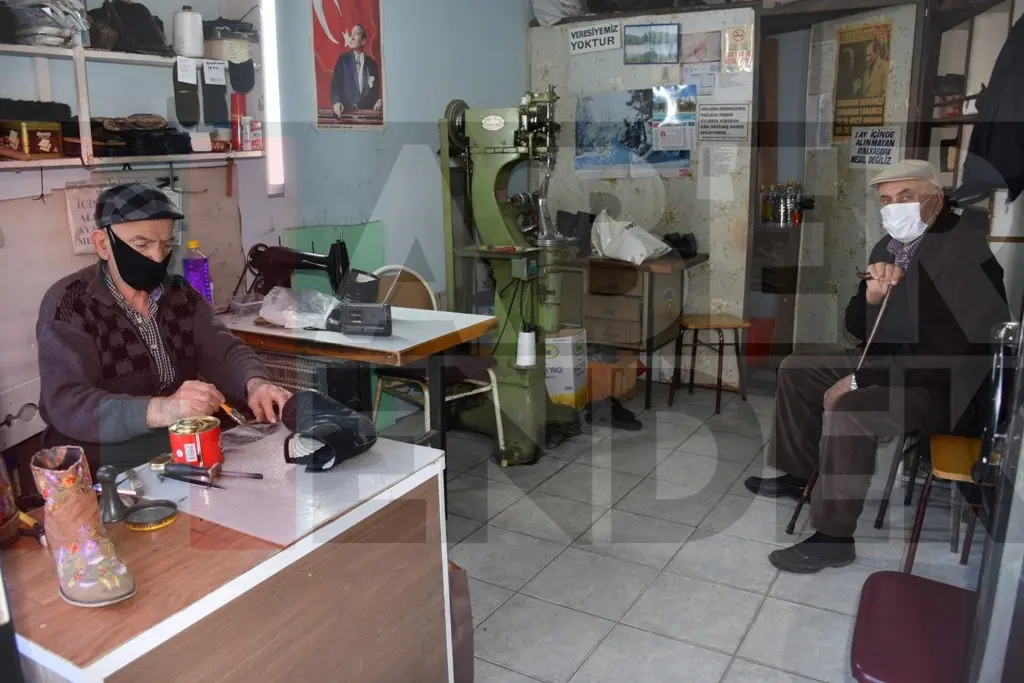 Haber: Yarım Asırdır Ayakkabı Mesleğini İcra Ediyor - Galeri-2