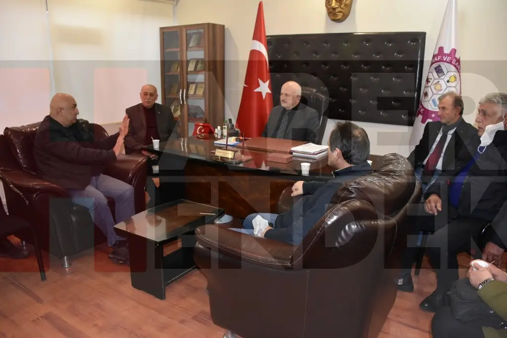 Haber: Özkoç Hendek'te Sorunları Dinledi - Öne Çıkan