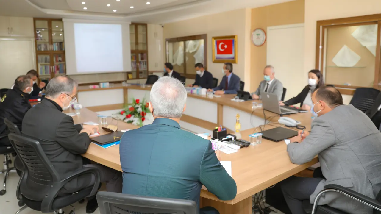 Haber: COVID-19 İle Mücadele Toplantısı Bugün Hendek İlçesinde Gerçekleştirildi - Galeri-2