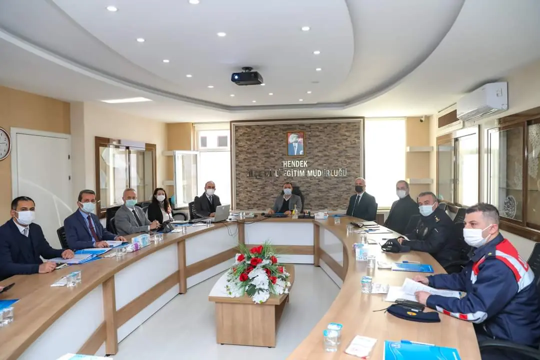 Haber: COVID-19 İle Mücadele Toplantısı Bugün Hendek İlçesinde Gerçekleştirildi - Öne Çıkan