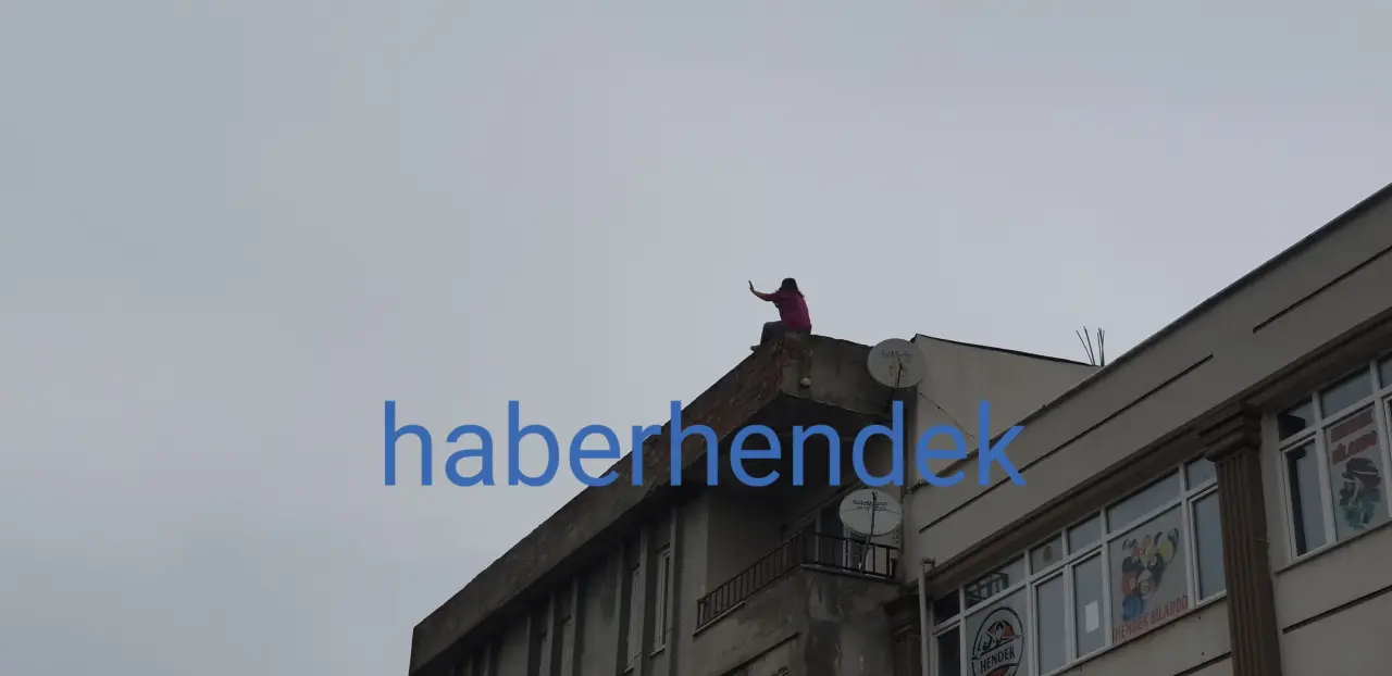 Haber: Hendek’te İntihar Girişimi, Cinnet Geçirerek Çatıya Çıktı - Galeri-2