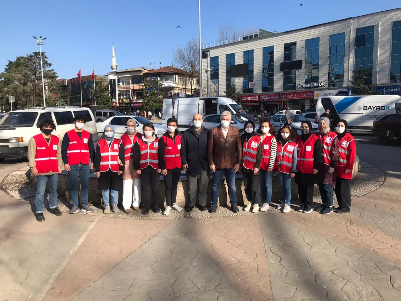 Haber: Hendek Kızılay Gönüllüleri Çiçek Dağıttı - Galeri-4