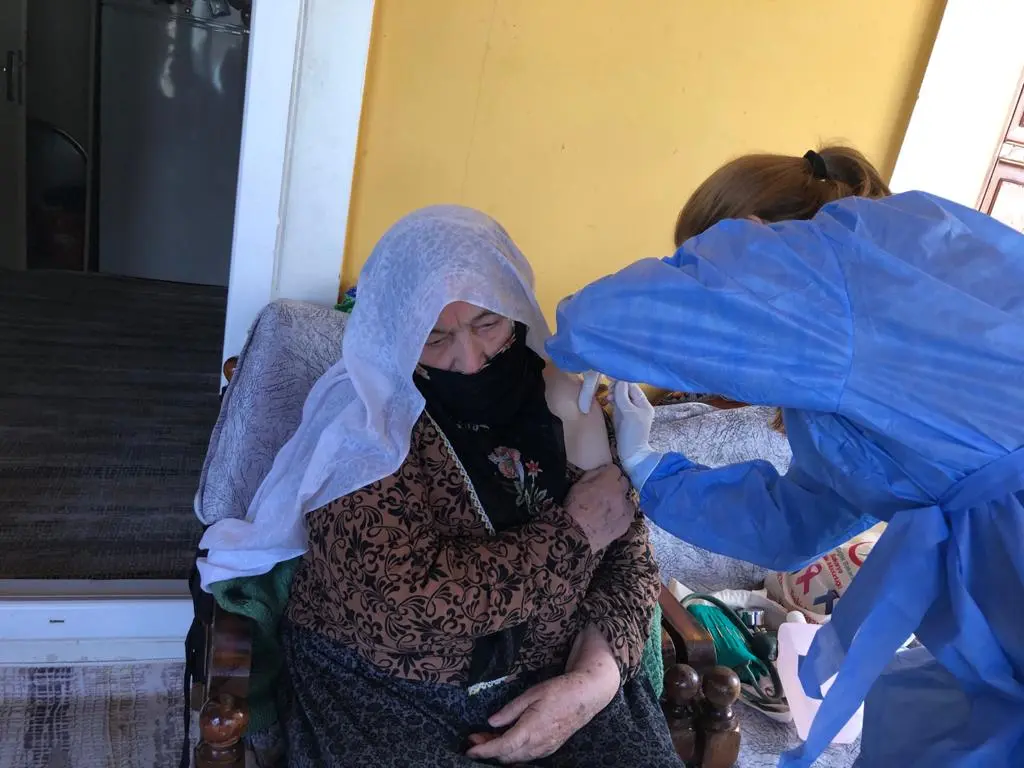 Haber: Fedakar Sağlık Çalışanların Gayretleri Takdir Topluyor - Galeri-1