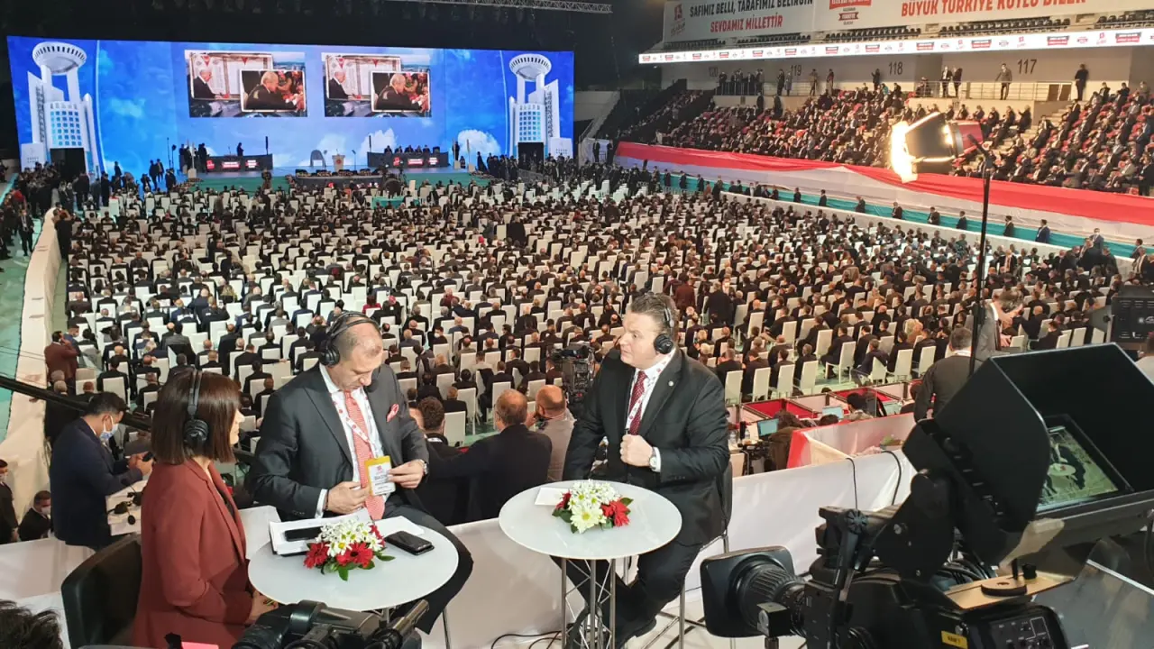 Haber: MHP Sakarya Teşkilatı Büyük Kurultayda - Galeri-1