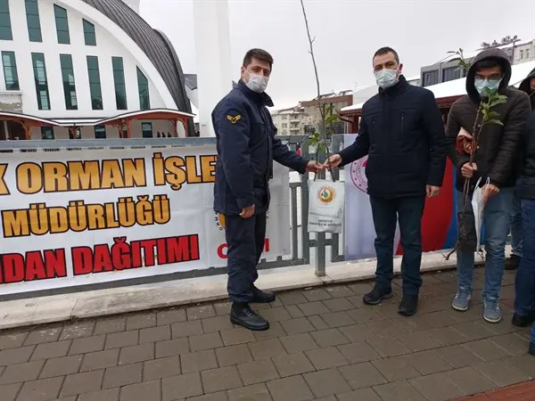 Haber: Hendek’ te Fidan Dağıttılar - Galeri-2