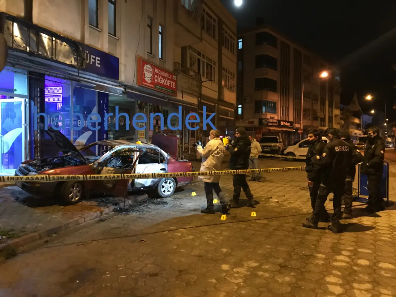Haber: Hendek’te bir otomobil önce kundaklandı sonra kurşunlandı - Galeri-1