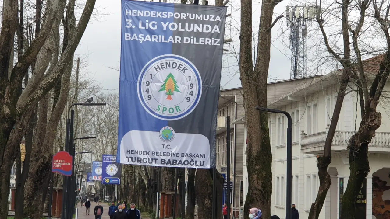 Haber: Hendek Bayraklarla Donatılıyor - Öne Çıkan
