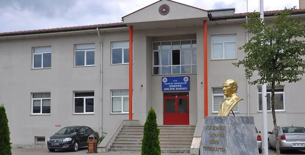 Haber: Hendek Adliyesi'nde İki Personelde Korona Tespit Edildi - Öne Çıkan