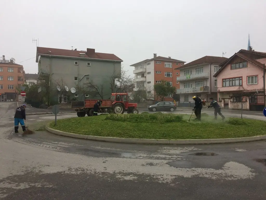 Haber: Ot Biçme Ve Dal Budama Çalışmaları Sürüyor - Galeri-1