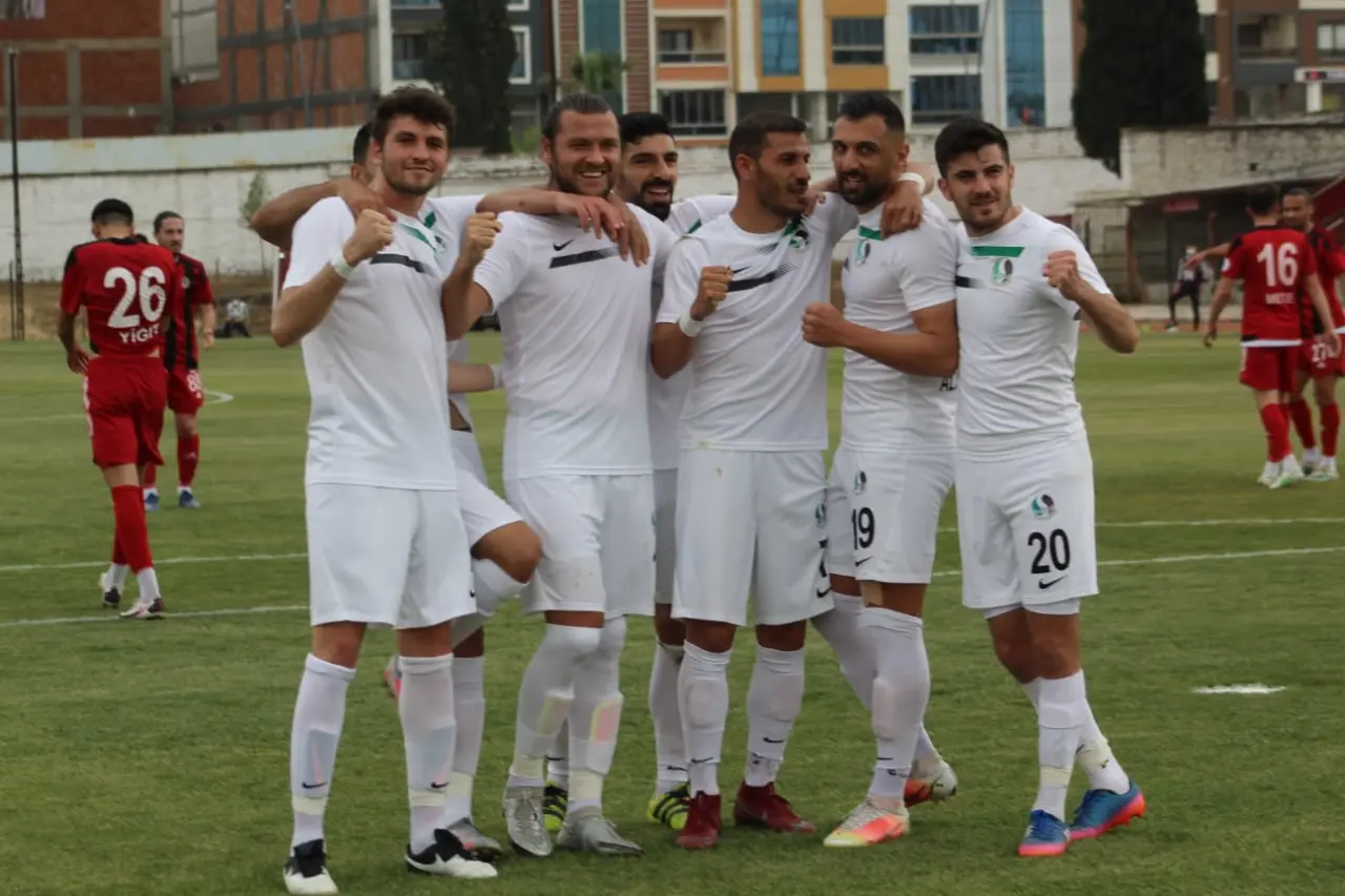 Haber: Sakaryaspor 3 Attı 3 Aldı - Öne Çıkan