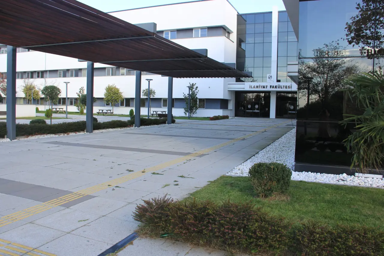 Haber: Manevi Danışmanlık Ve Rehberlik Tezsiz Yüksek Lisans Programı Açıldı - Öne Çıkan
