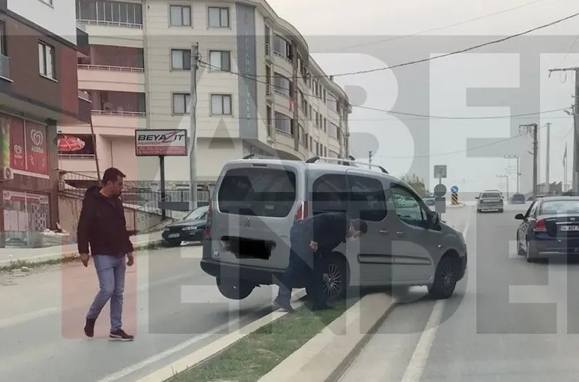 Haber: İki Ayrı Kazada Maddi Hasar Meydana Geldi - Galeri-1