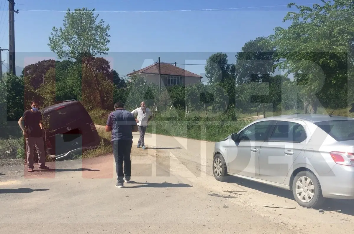 Haber: İki Aracın Çarpıştığı Kazada Maddi Hasar Meydana Geldi - Galeri-1