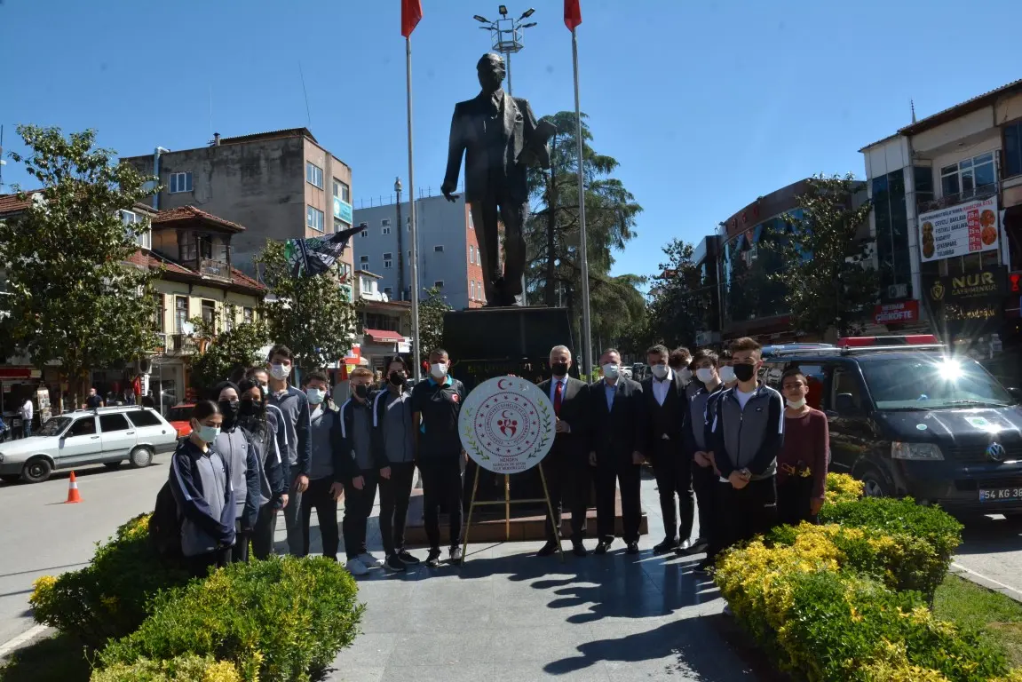 Haber: Hendek’te 19 Mayıs Törenle Kutlandı - Galeri-1