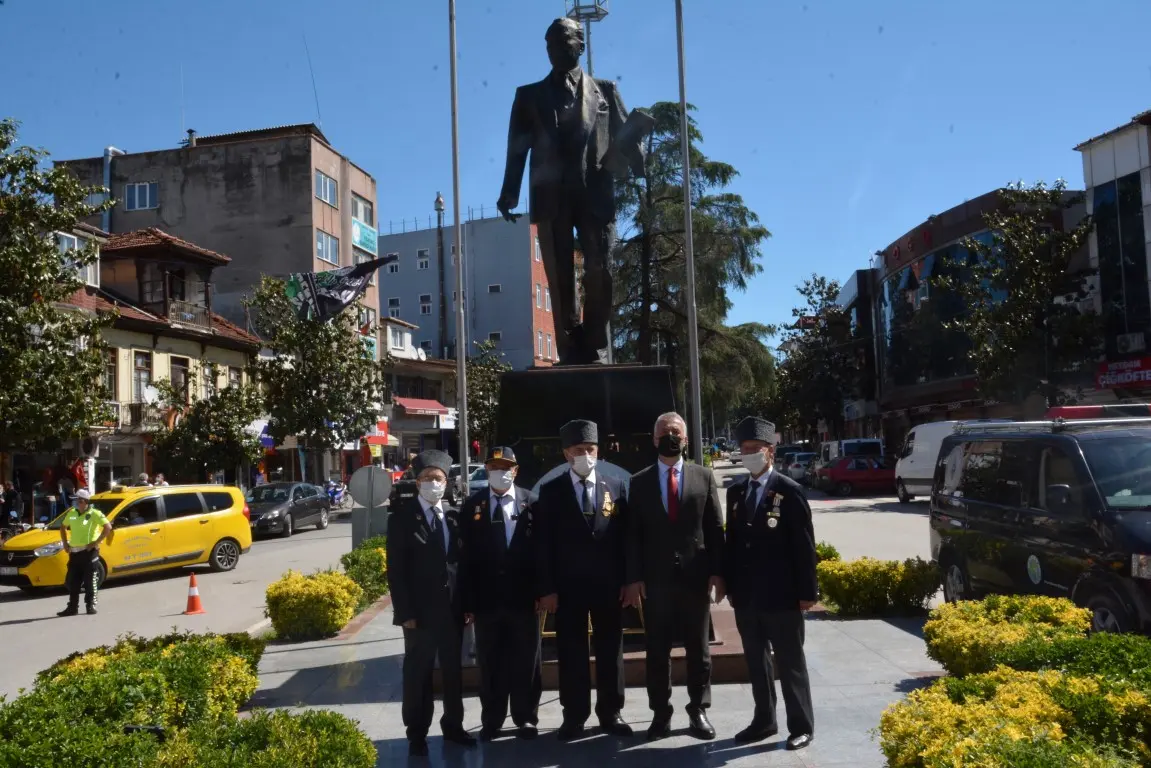 Haber: Hendek’te 19 Mayıs Törenle Kutlandı - Galeri-2