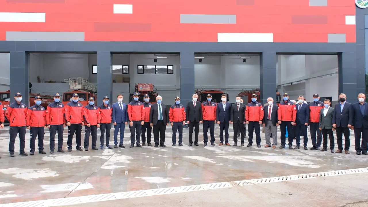 Haber: Başkan Yüce, yapımı tamamlanan Hendek İtfaiye Hizmet Binası’nı ziyaret etti - Galeri-1