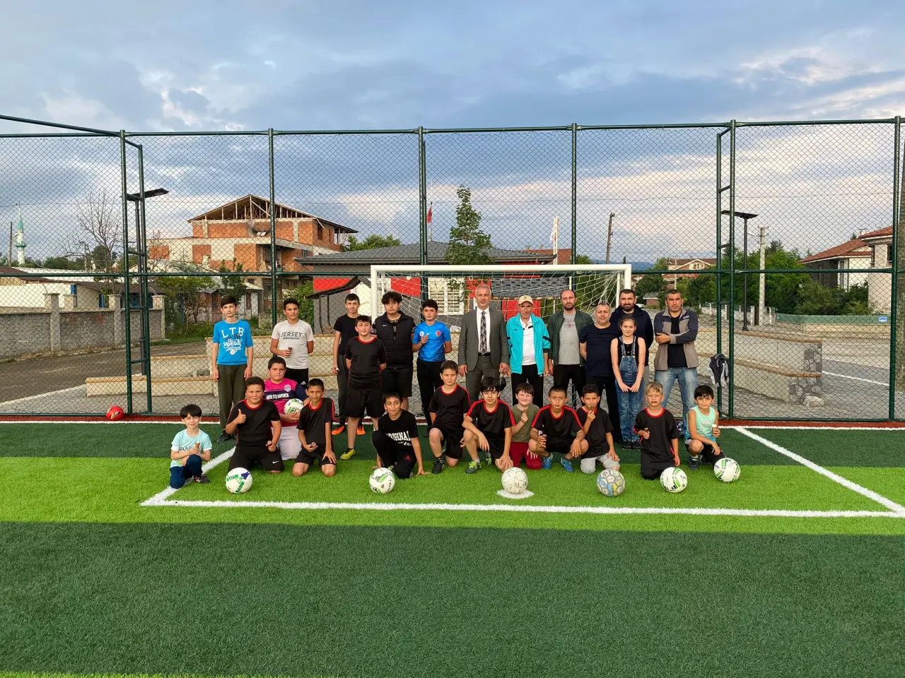 Haber: BİZİM TURGUT ÇOCUKLARI SEVİNDİRDİ - Öne Çıkan