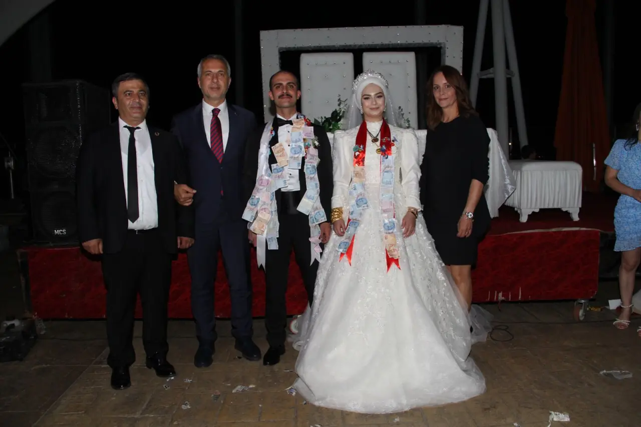 Haber: Ümit ile Eda Ömür Boyu Mutluluğa Yelken Açtılar - Galeri-2