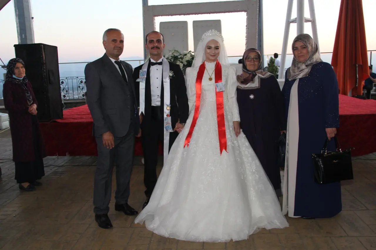 Haber: Ümit ile Eda Ömür Boyu Mutluluğa Yelken Açtılar - Galeri-4