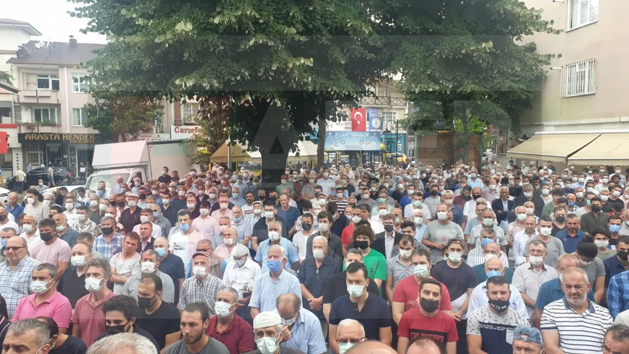 Haber: Gençlik Kolları Başkanı Gözyaşları ile Son Yolculuğuna Uğurlandı - Galeri-2
