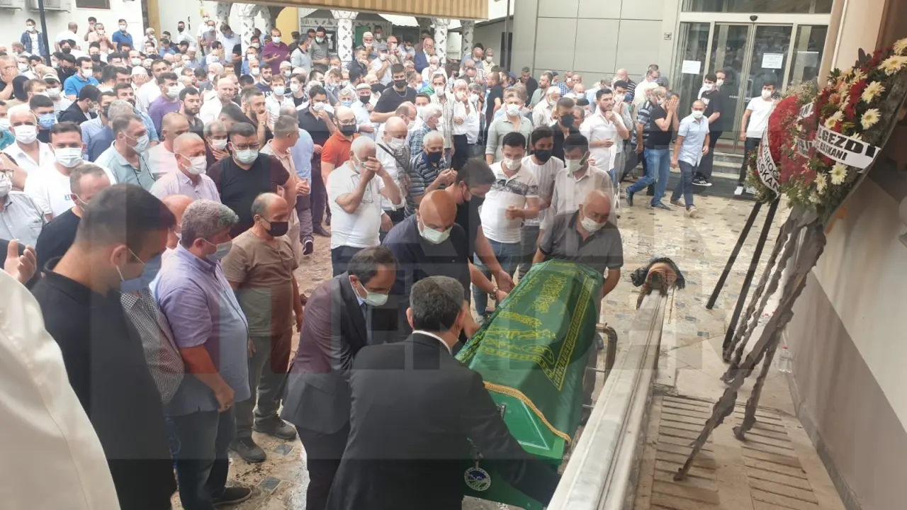 Haber: Gençlik Kolları Başkanı Gözyaşları ile Son Yolculuğuna Uğurlandı - Galeri-3