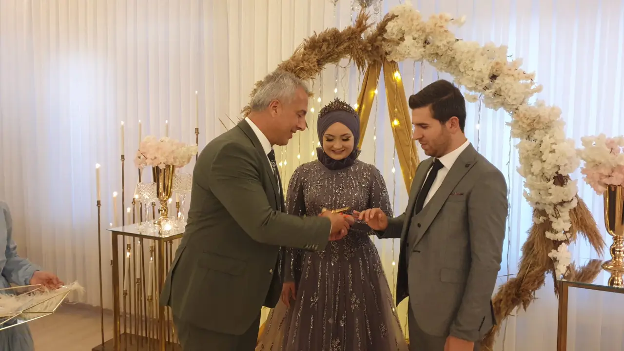 Haber: Ömer ile Hilal Evlilik Yolunda İlk Adımı Attı - Galeri-1