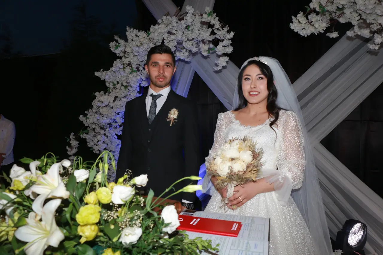 Haber: Yasemin ve Emre’den Ömürlük İmza - Galeri-1