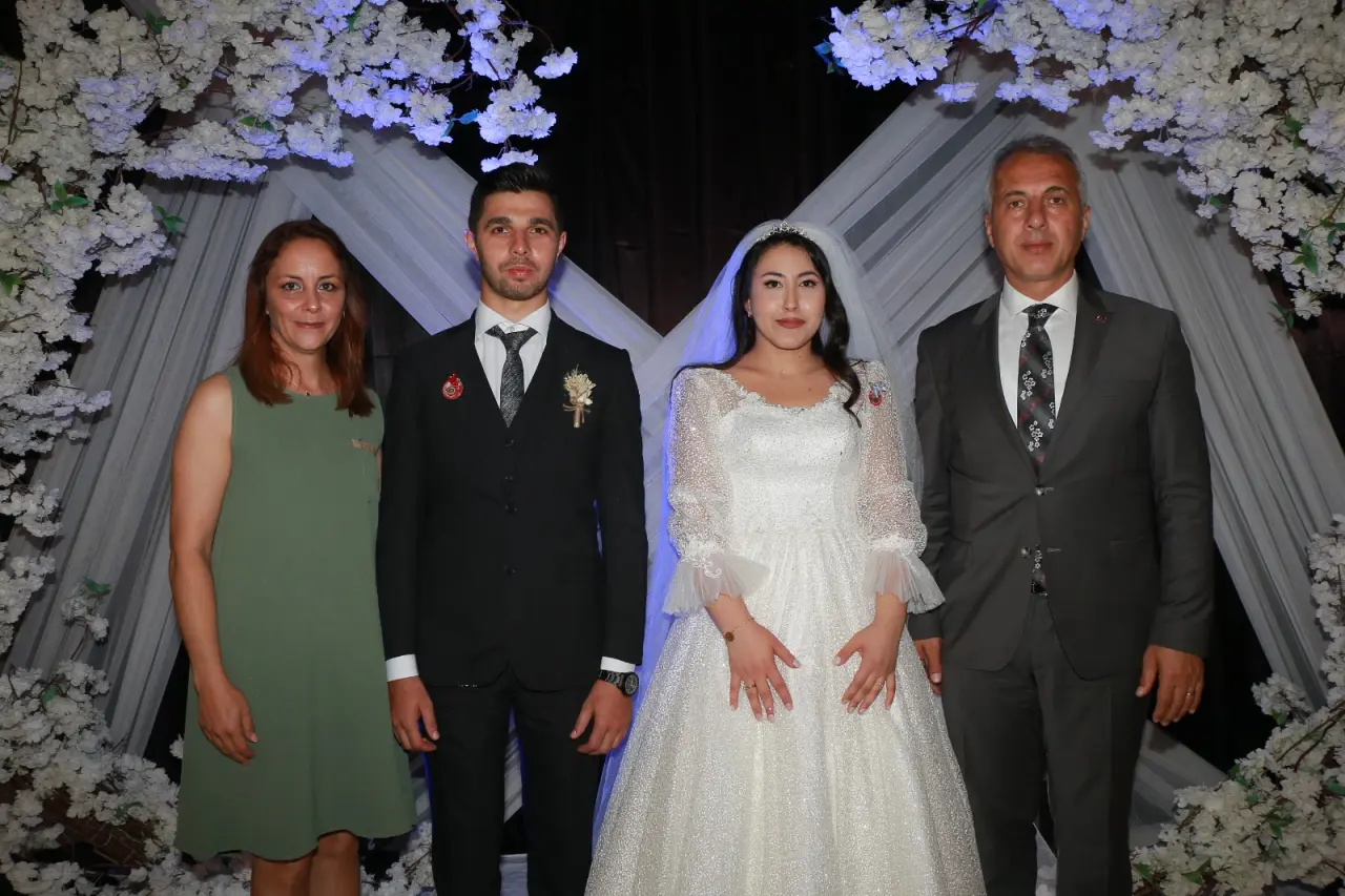 Haber: Yasemin ve Emre’den Ömürlük İmza - Galeri-4