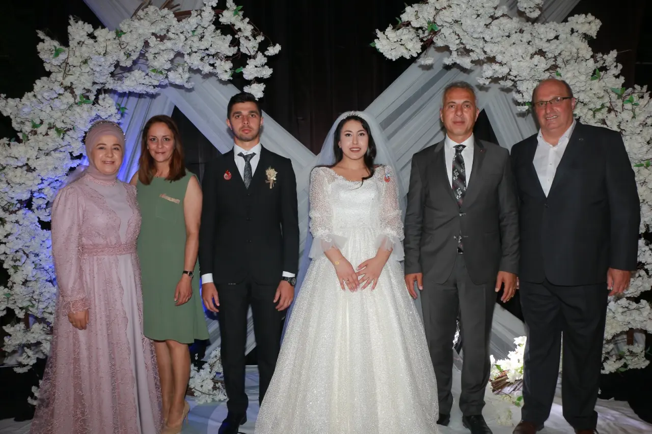 Haber: Yasemin ve Emre’den Ömürlük İmza - Galeri-2