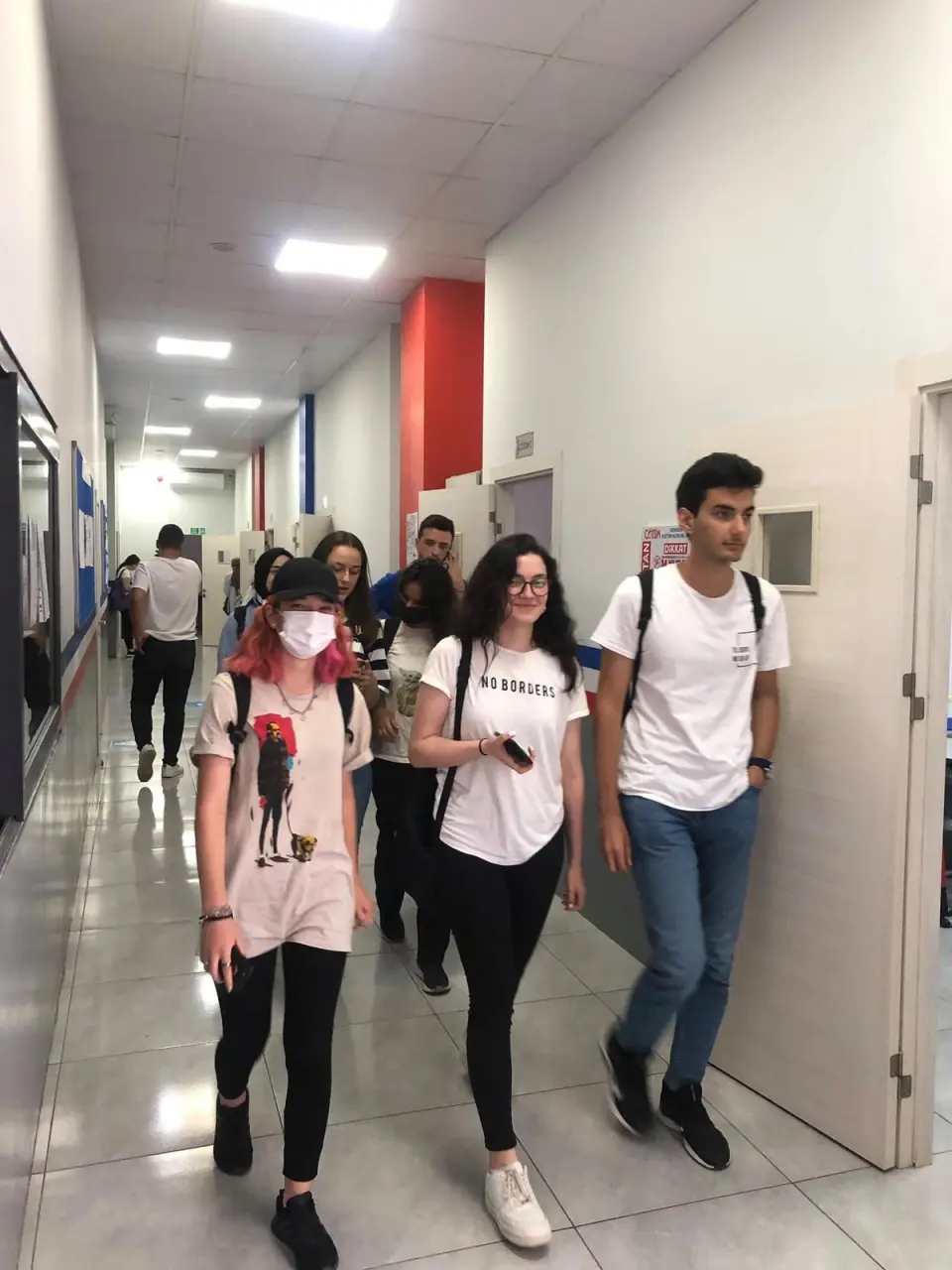 Haber: HENDEK ÇÖZÜM LGS - ARA SINIF - YKS ÖĞRENCİLERİNE DERS BAŞI YAPIYOR - Galeri-2