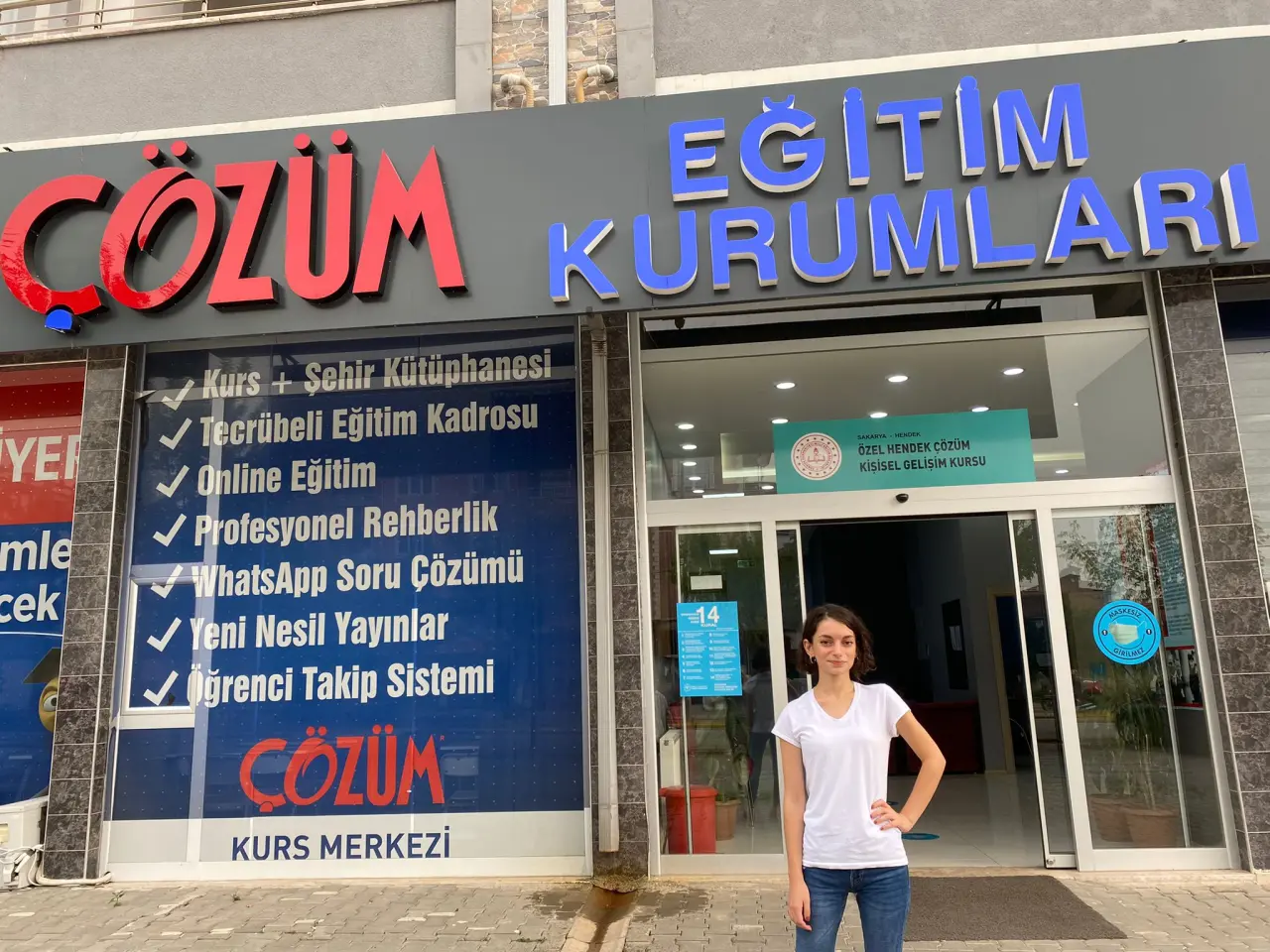 Haber: ÇÖZÜM EĞİTİM KURUMLARI YKS HENDEK 1.Sİ ÖĞRENCİSİNİ TEBRİK ETTİ - Galeri-1