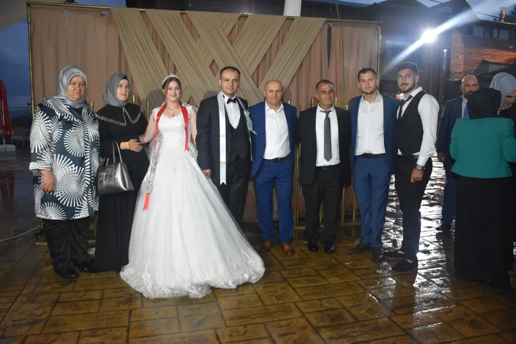 Haber: Elif ile Umut Ömür Boyu Mutluluğa Evet Dedi - Galeri-2
