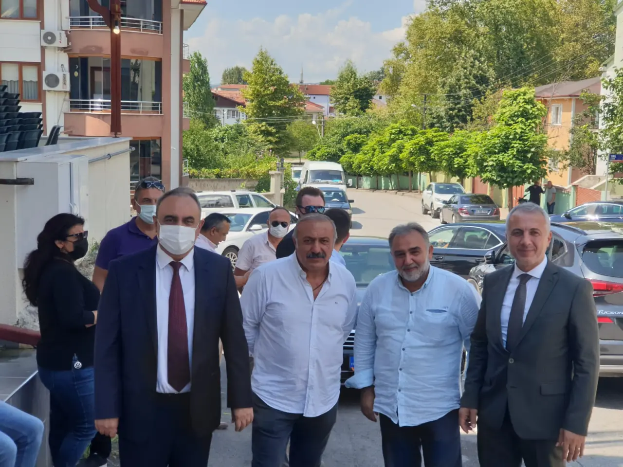 Haber: Kızılay- Hendek Belediyesi Erkan Albayrakoğlu Aşevinde Plaket Töreni - Galeri-11