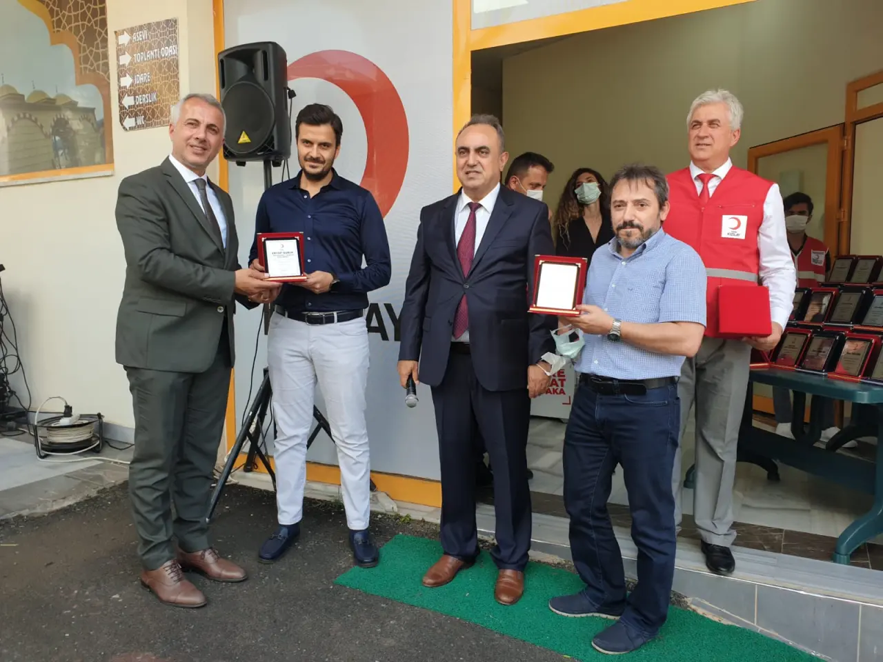 Haber: Kızılay- Hendek Belediyesi Erkan Albayrakoğlu Aşevinde Plaket Töreni - Galeri-9